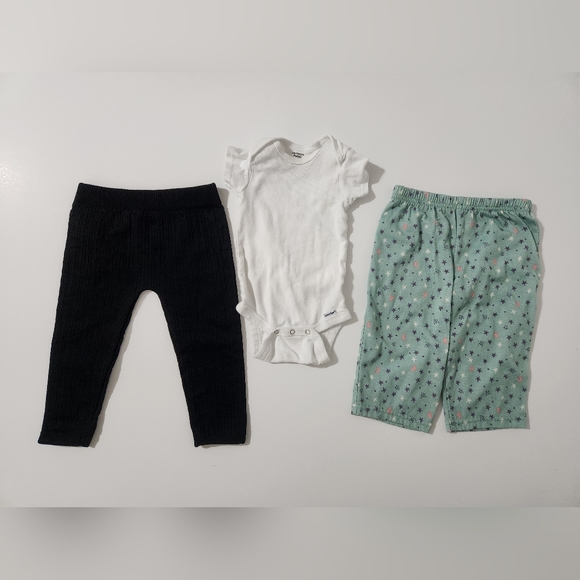 SOLD 12 months baby girl winter bundle - 12 items - Picture 2 of 7